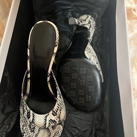 GIVENCHY THONG MULES - Picture 7 of 16